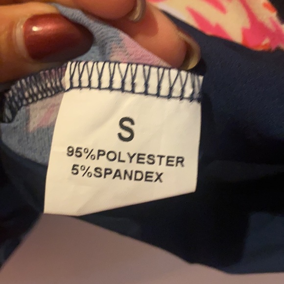 Floral top never worn - Picture 4 of 4